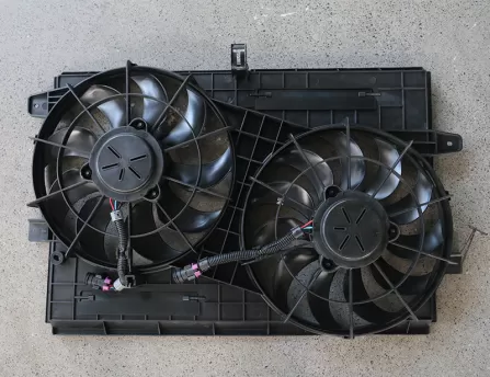 Water Tank Electronic Fan/Radiator Fan 1.3T AT