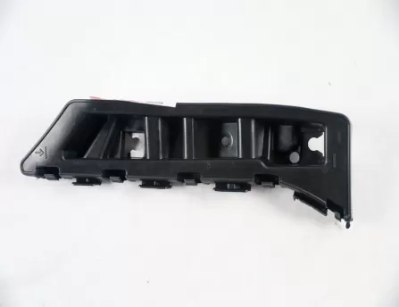 Front bumper lug left