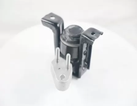 Engine rubber gasket right