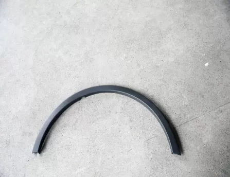 Wheel eyebrow front right CS35