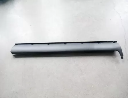 Lower side rail left plastic  CS35