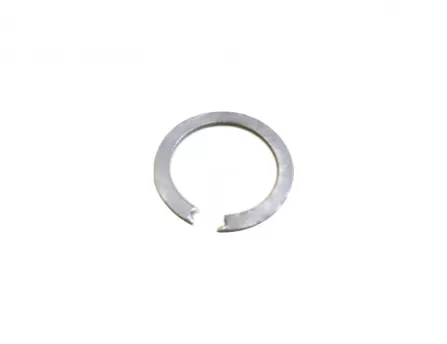 Rear 4/4 gearbox countershaft bearing retaining ringSafe